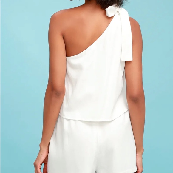 Lulu’s White One Shoulder Romper - Picture 2 of 6